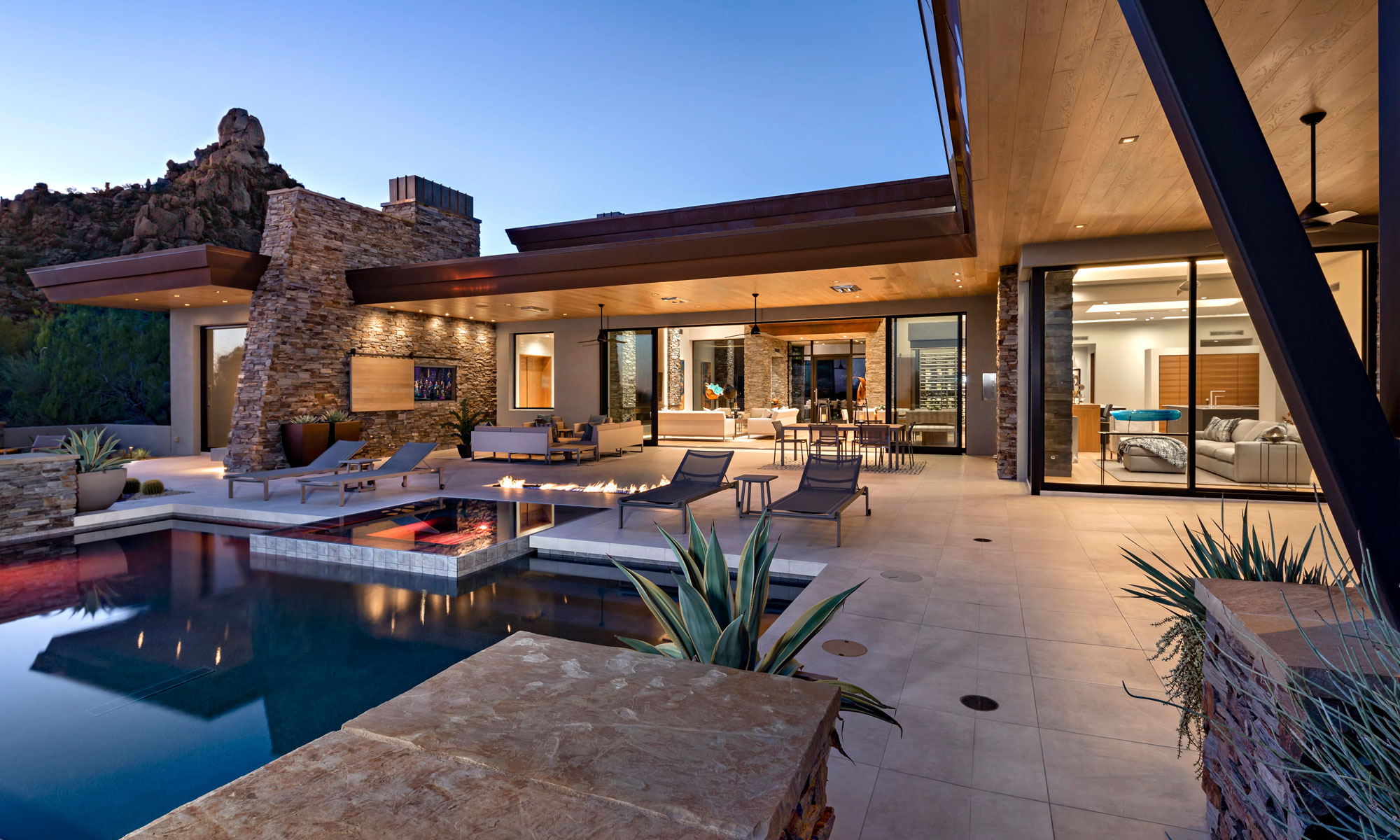 DesertHighlandsScottsdaleContemporaryInteriorDesign14-1