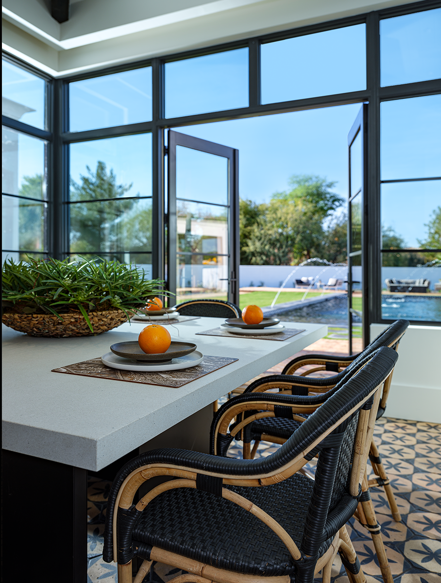 IconicBreakfastTableVignette